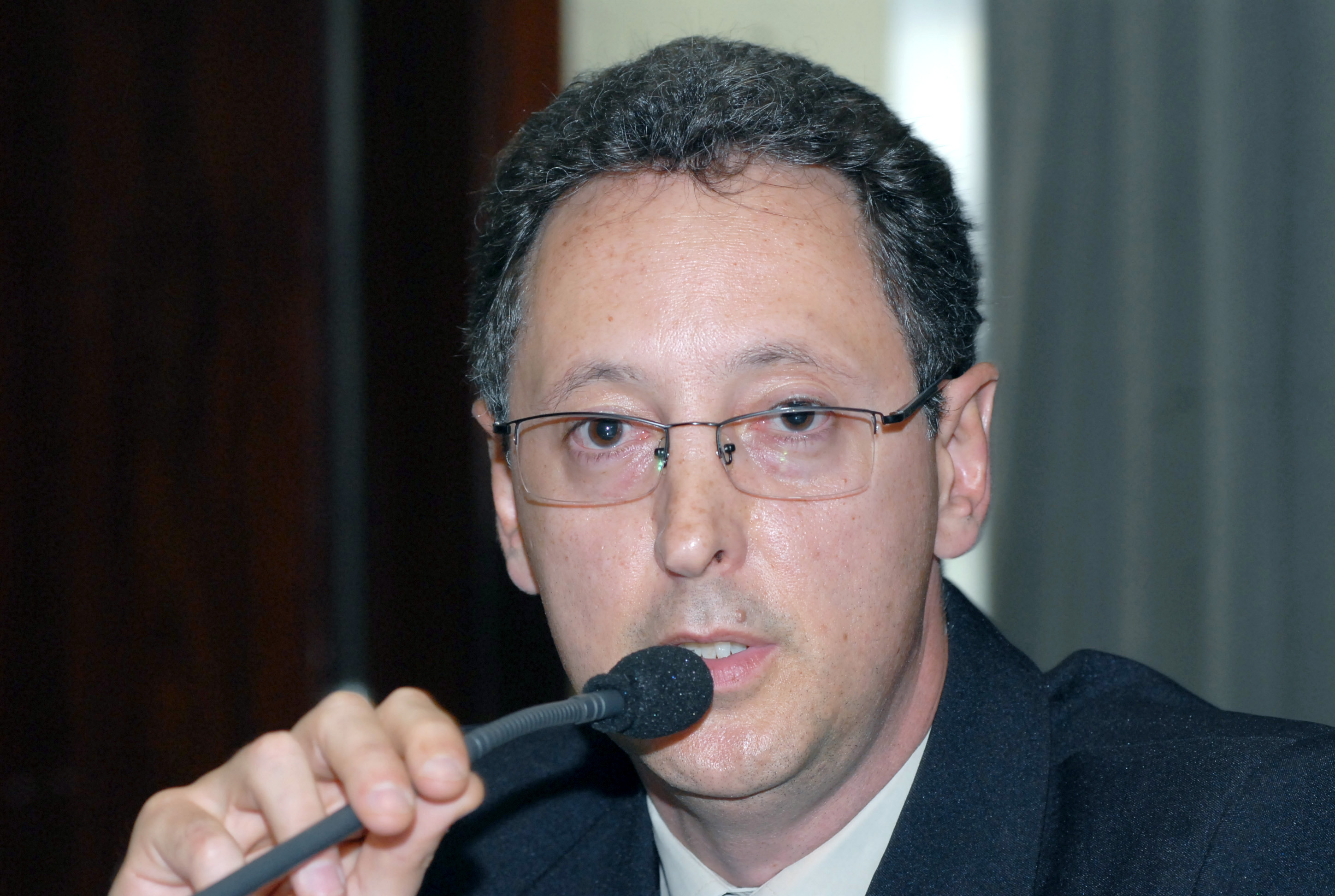Luis Carlos Barros<a style='float:right;color:#ccc' href='https://www3.al.sp.gov.br/repositorio/noticia/03-2008/COM REL TRAB Luis Carlos de Barros (1)MAU.jpg' target=_blank><i class='bi bi-zoom-in'></i> Clique para ver a imagem </a>